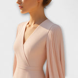 Rachel - Vestido midi rosa con escote en V y mangas de chifón