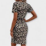 Prendas de vestir elegantes con estampado de leopardo