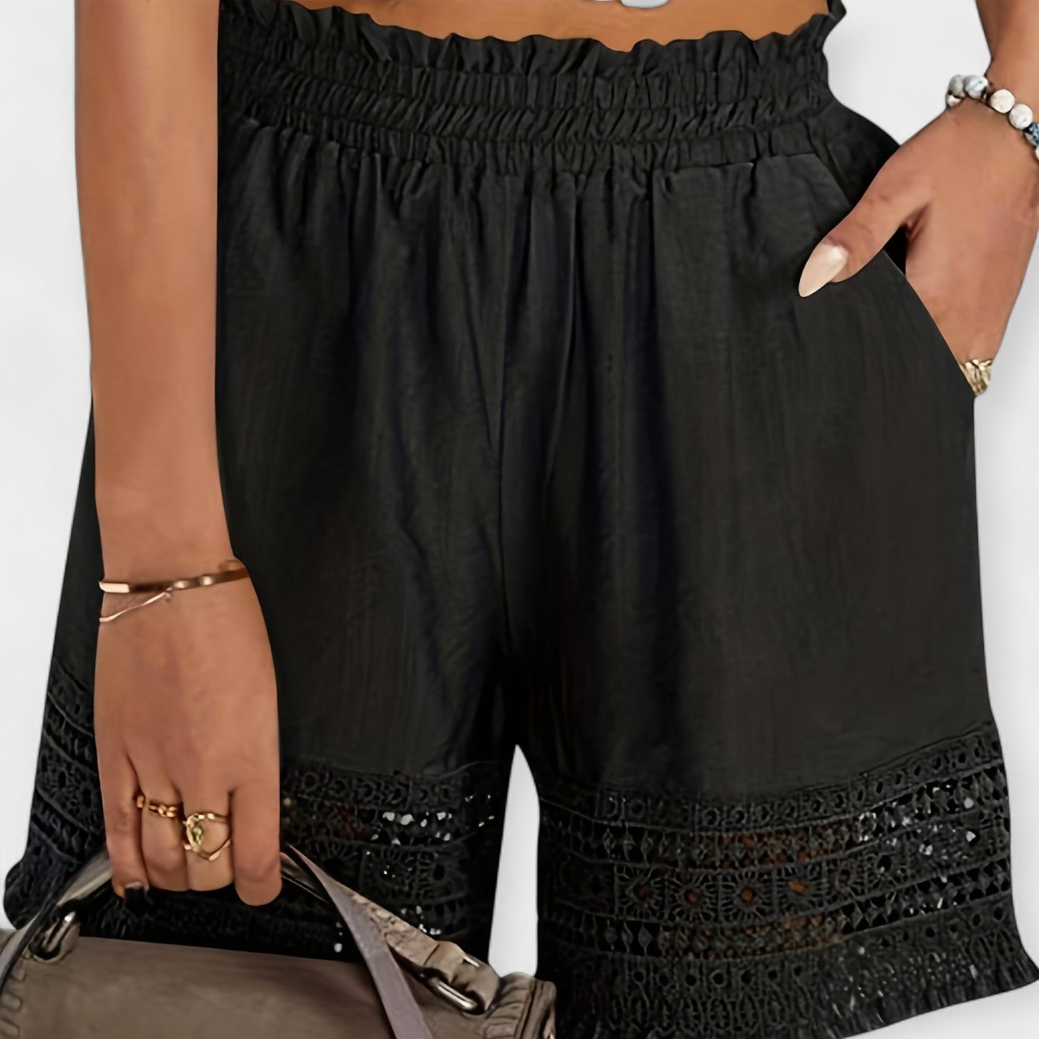 Shorts con encaje