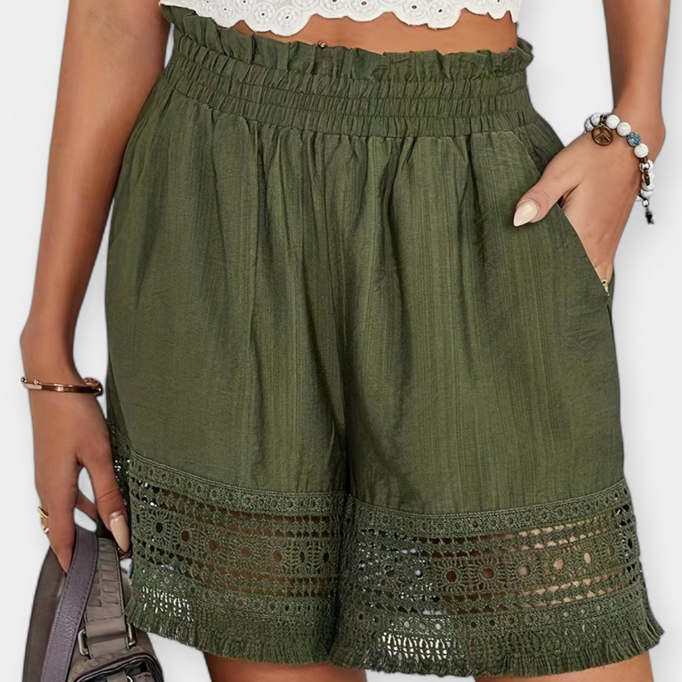 Shorts con encaje